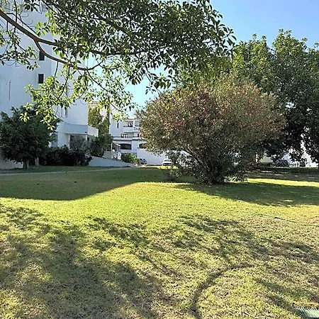 Magna Oura فندق