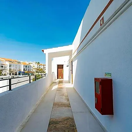 Magna Oura فندق