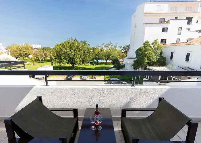 Отель Magna Oura