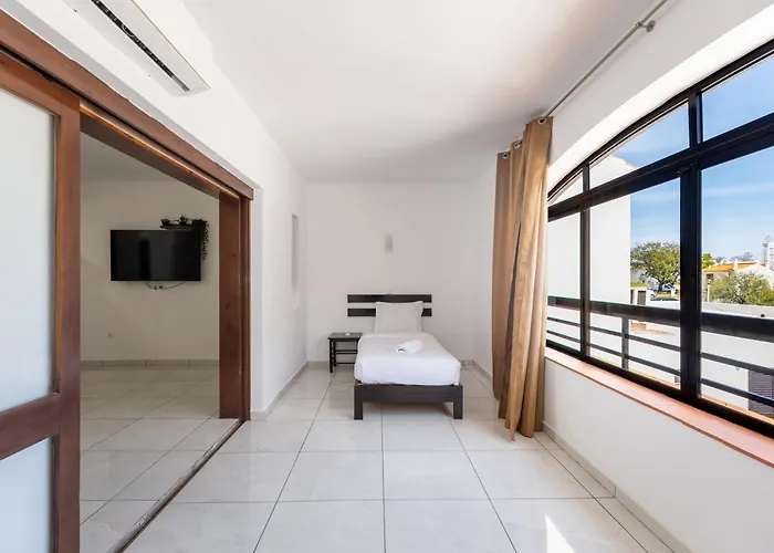 Magna Oura Отель Албуфейра