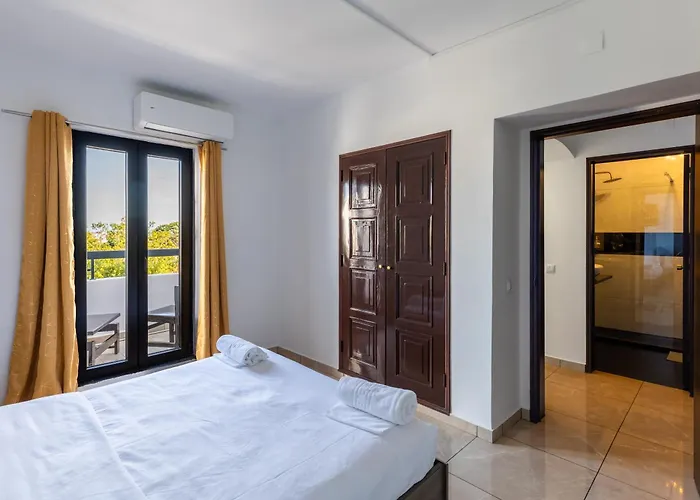 Magna Oura Албуфейра