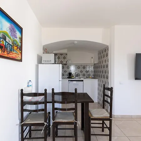 Magna Oura מלון 3*
